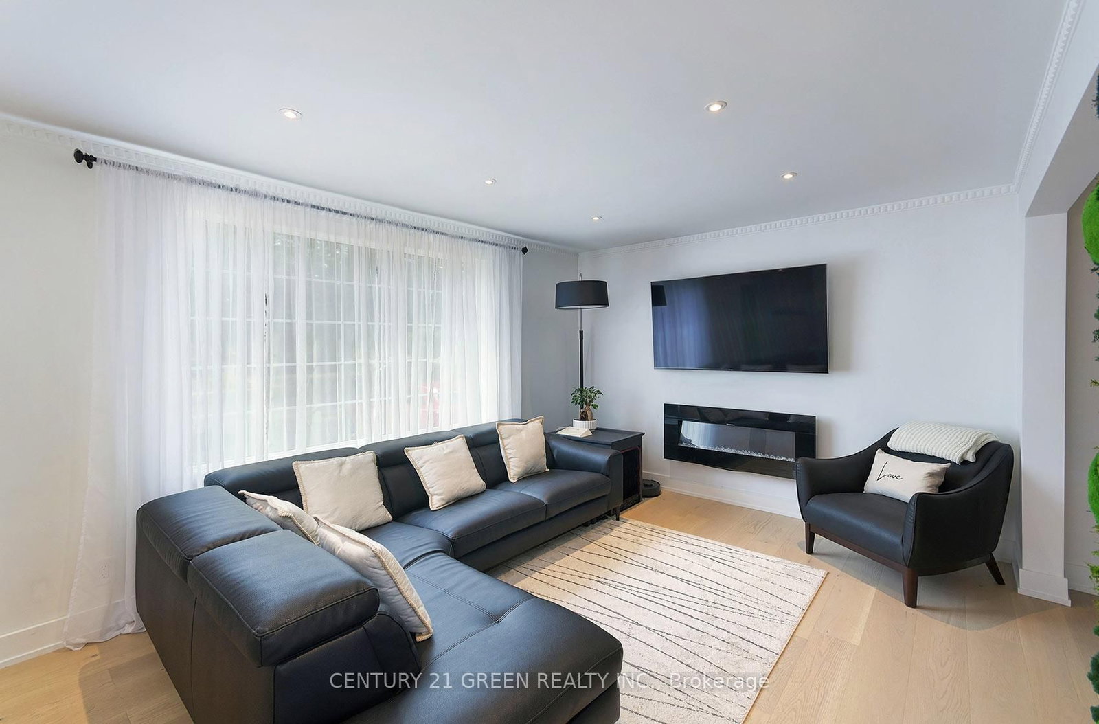 32 Castlebar Road • Toronto, ON photo 18