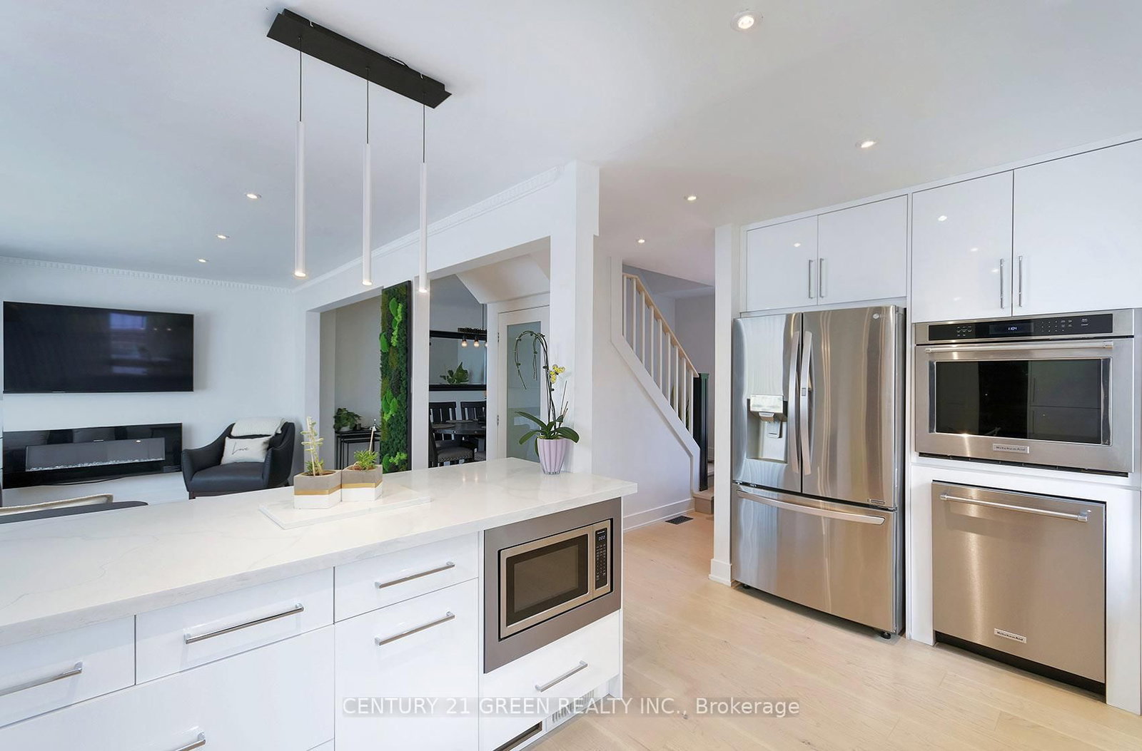 32 Castlebar Road • Toronto, ON photo 19