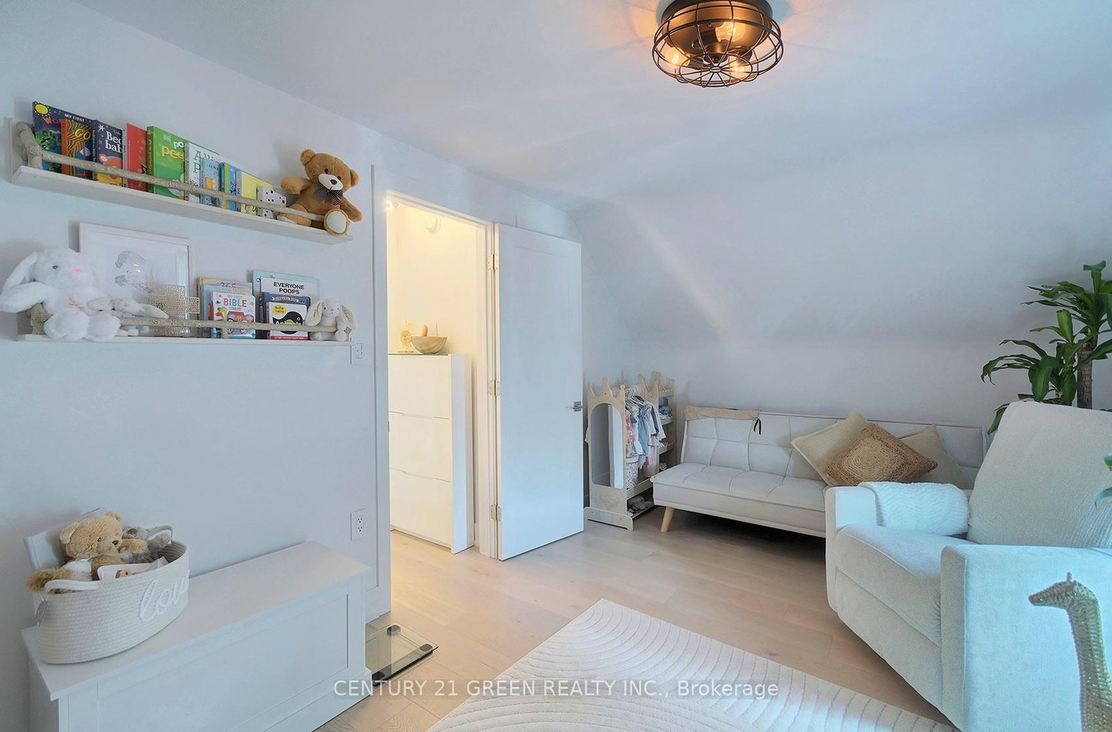 32 Castlebar Road • Toronto, ON photo 22