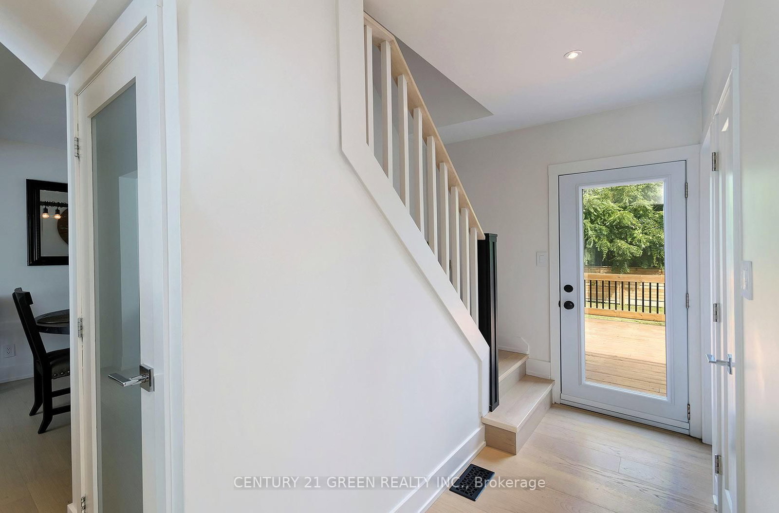 32 Castlebar Road • Toronto, ON photo 24