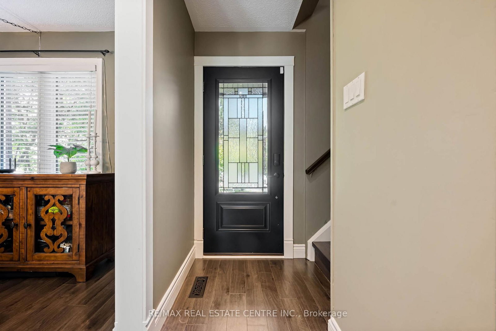 128 Elaine Drive • Orangeville, ON photo 5