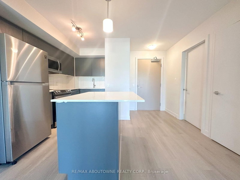 311 - 3385 Dundas Street W