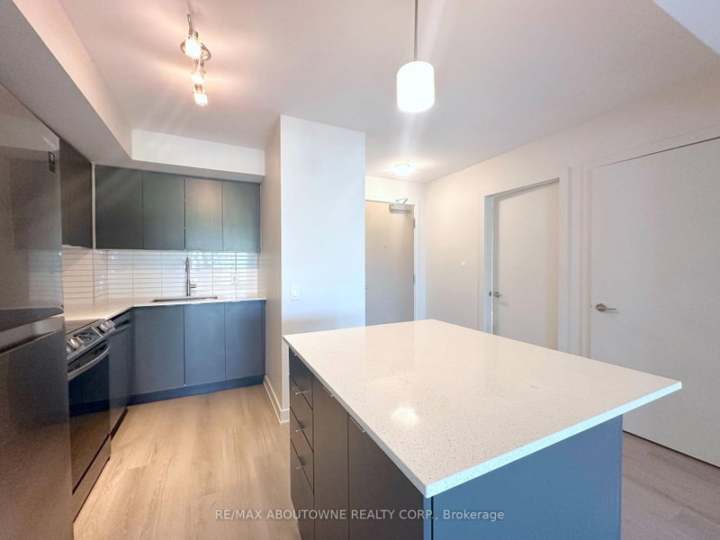311 - 3385 Dundas Street W