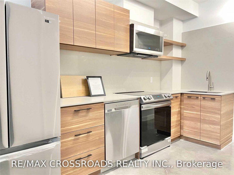 1B - 3333 Dundas Street W