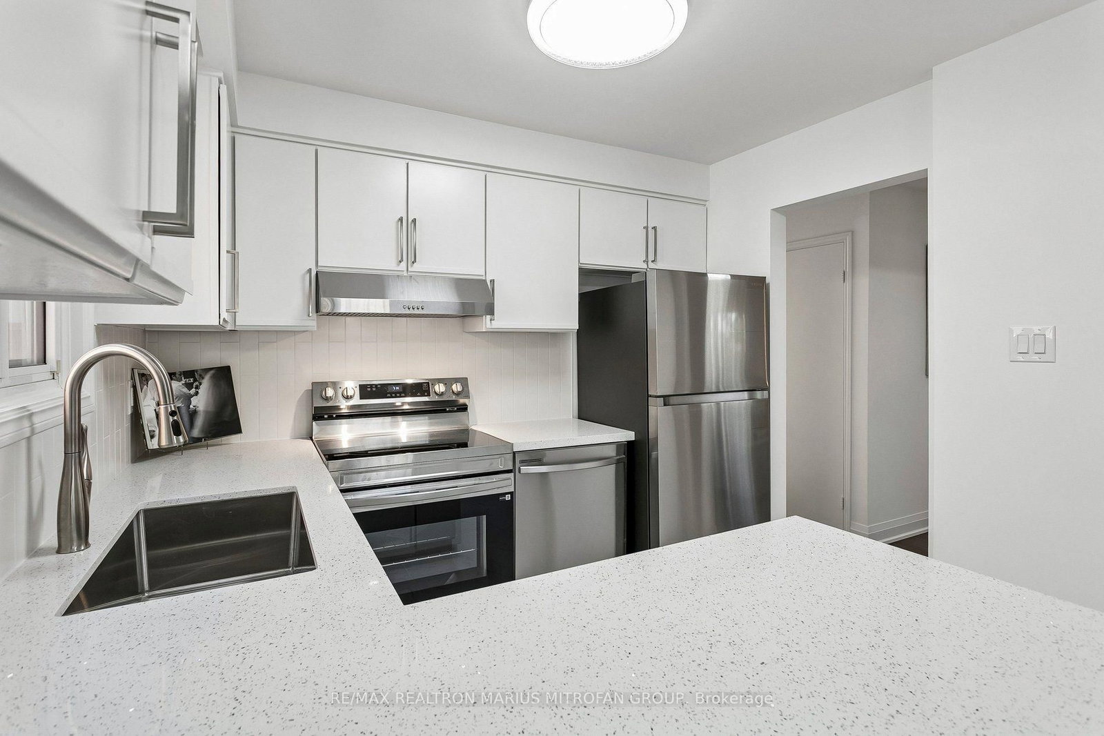 1287 Willowbank Trail • Mississauga, ON photo 8