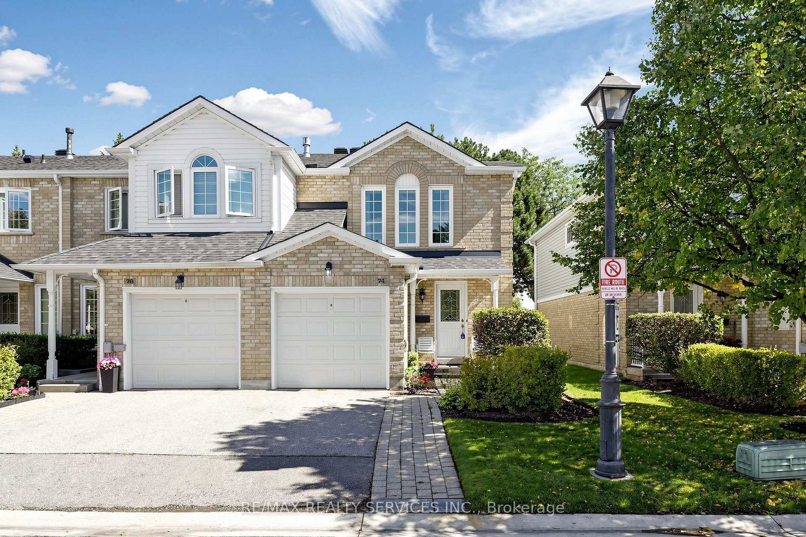 74 Heathcliffe Square • Brampton, ON photo 1
