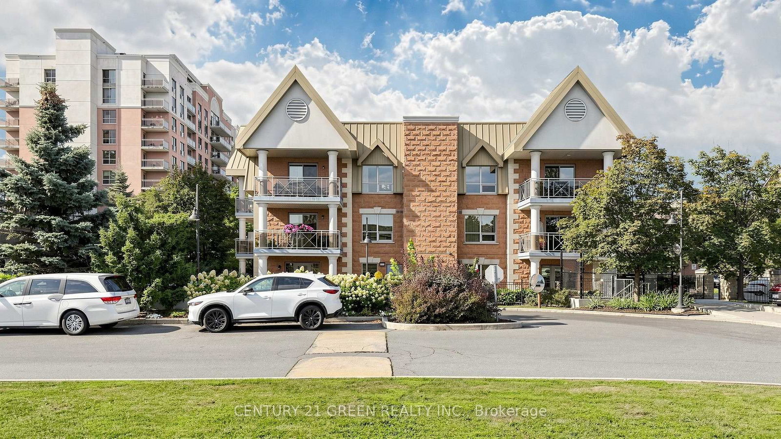 830 Scollard Court • #311 • Mississauga, ON photo 1