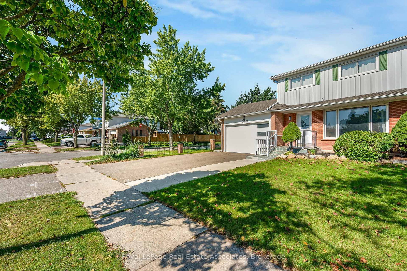 2782 Hollington Crescent • Mississauga, ON photo 2