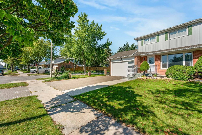2782 Hollington Crescent