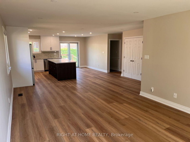 UPPER - 30 Norbert Crescent