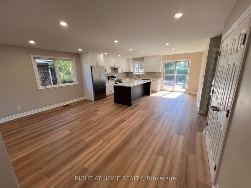 UPPER - 30 Norbert Crescent