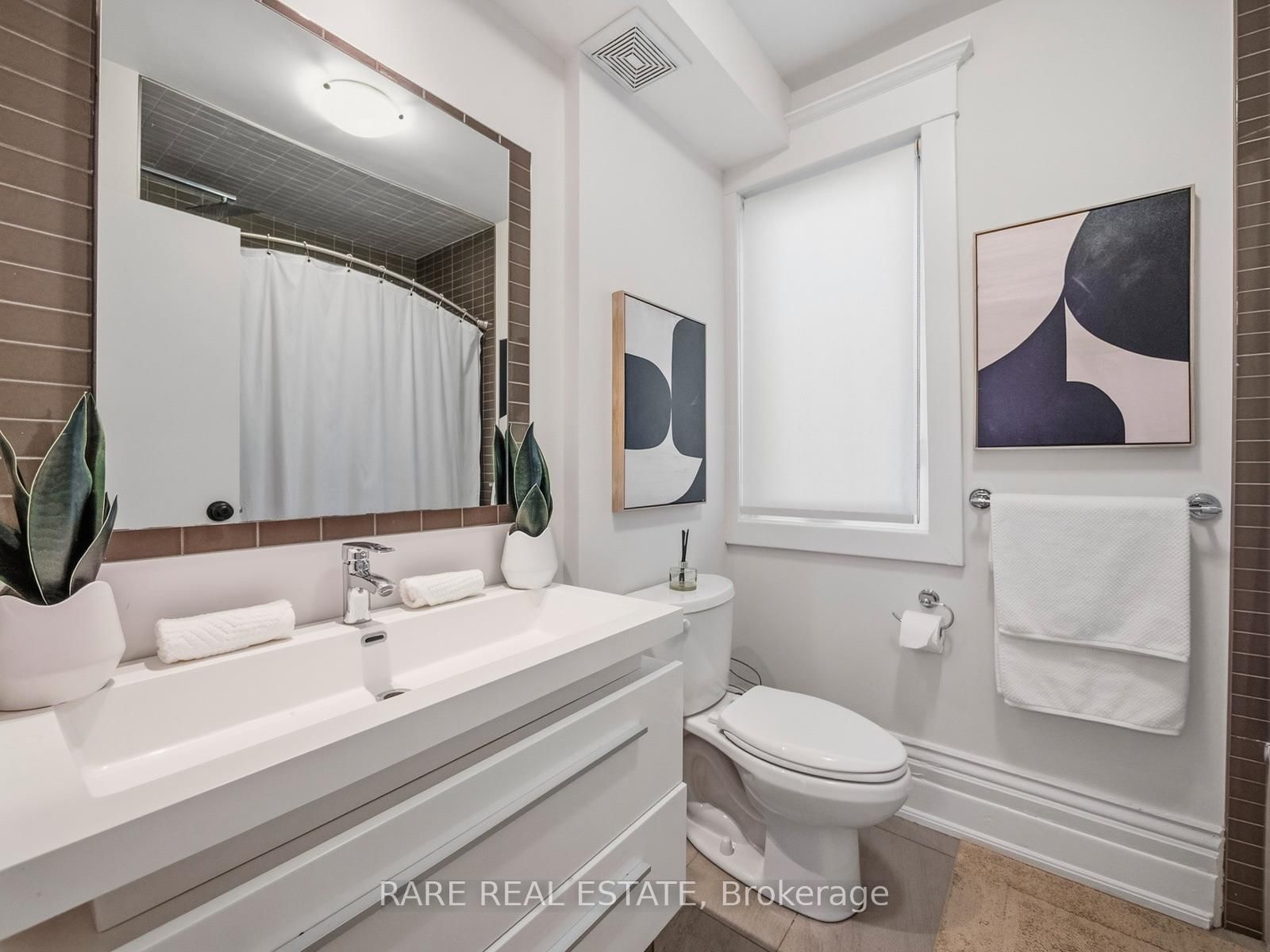 12 Herman Avenue • Toronto, ON photo 16