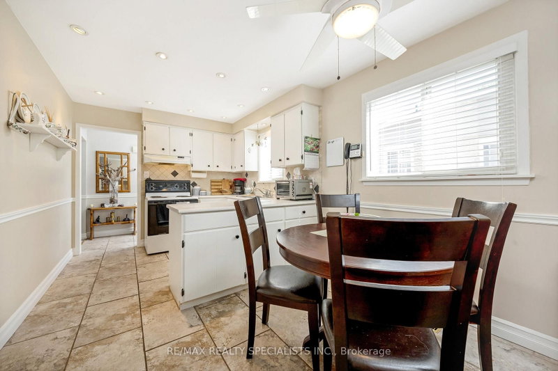 6356 Chaumont Mississauga,ON L5N 2M8 — Photo 11