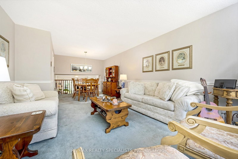 6356 Chaumont Mississauga,ON L5N 2M8 — Photo 6