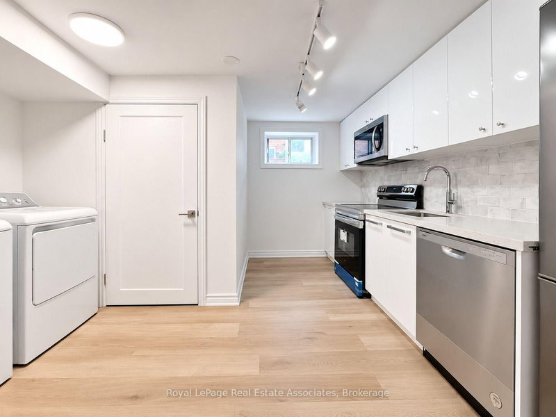 Bsmt - 20 Silvercrest Avenue