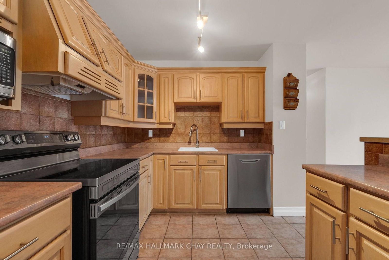 21 Ontario Street photo 8
