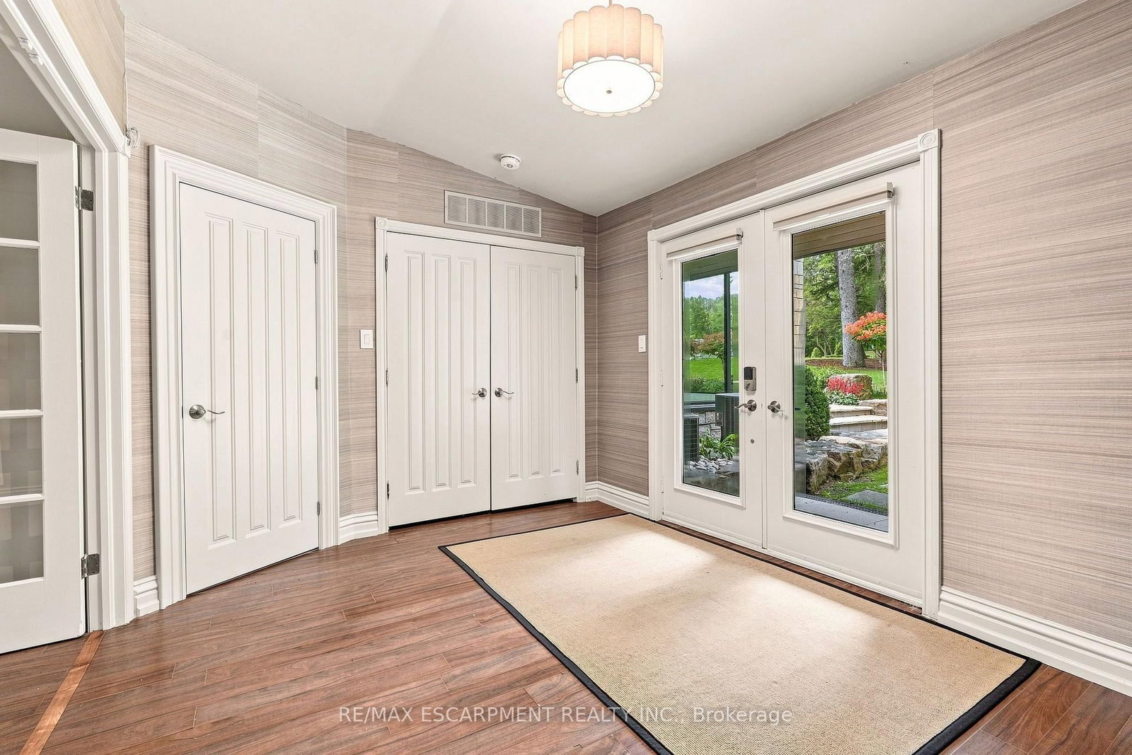 3320 Guelph Line • Burlington, ON photo 38