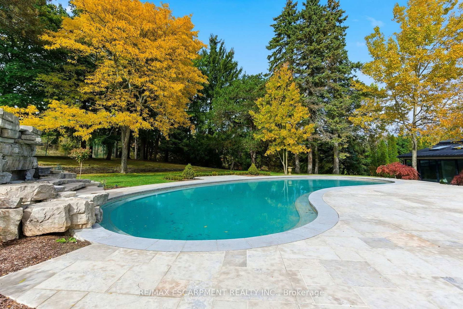 3320 Guelph Line • Burlington, ON photo 41