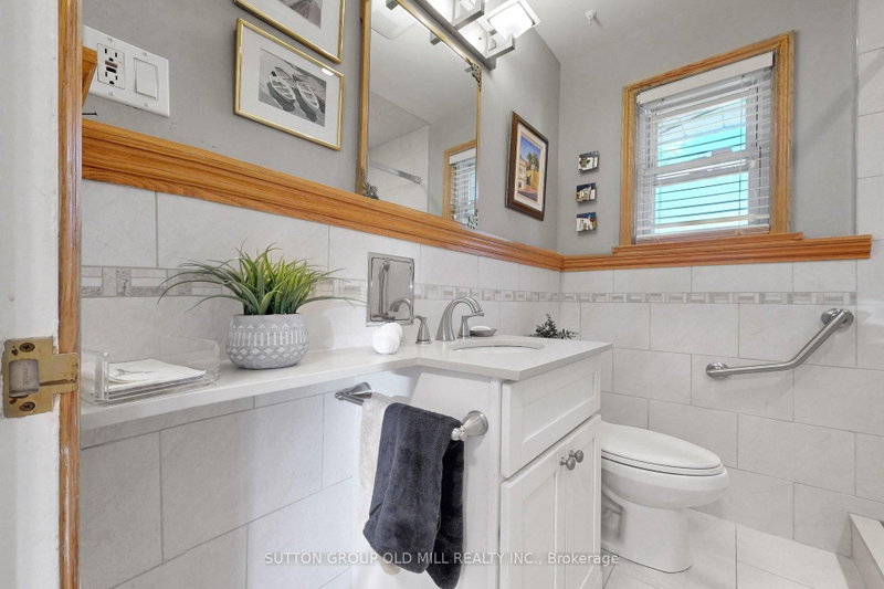 4 Ravenscrest Toronto,ON M9B 5M7 — Photo 23