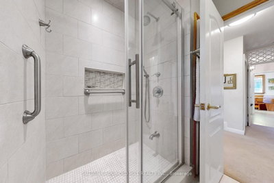 4 Ravenscrest Toronto,ON M9B 5M7 — Photo 24