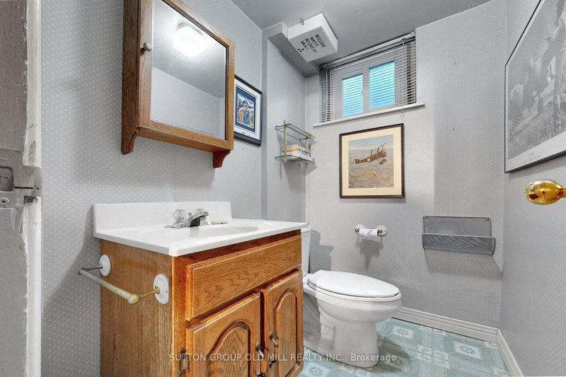 4 Ravenscrest Toronto,ON M9B 5M7 — Photo 31