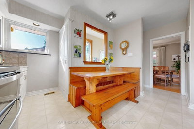 4 Ravenscrest Toronto,ON M9B 5M7 — Photo 8