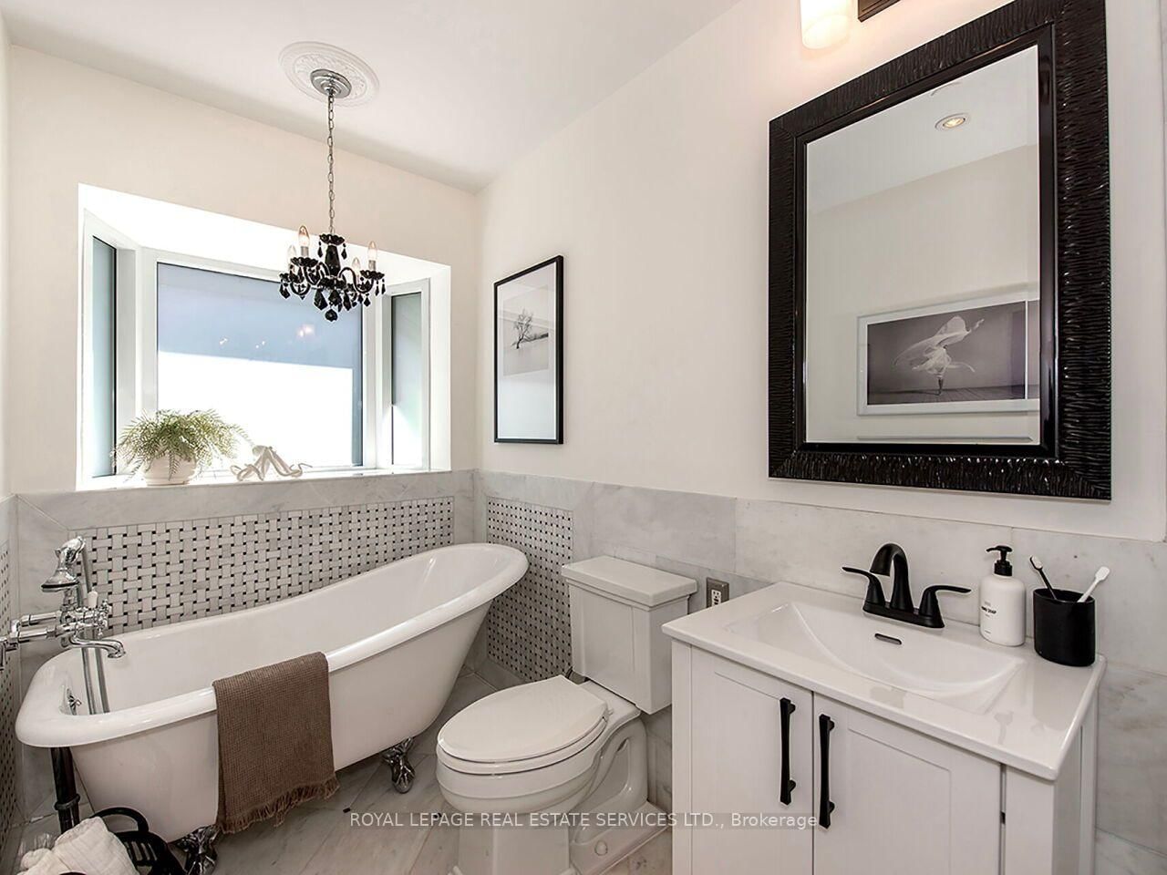 35 Fernalroy Boulevard • Toronto, ON photo 25