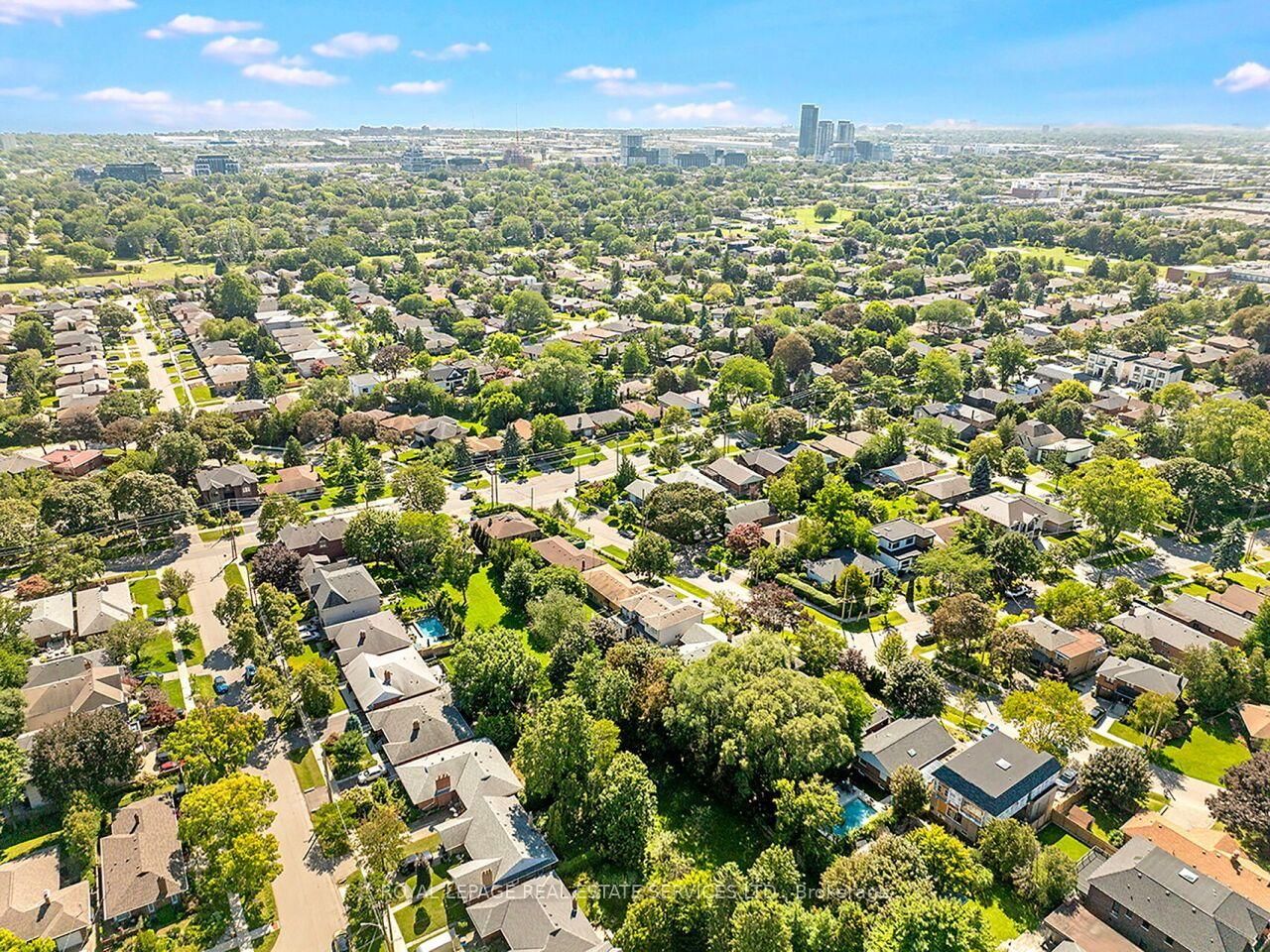 35 Fernalroy Boulevard • Toronto, ON photo 49