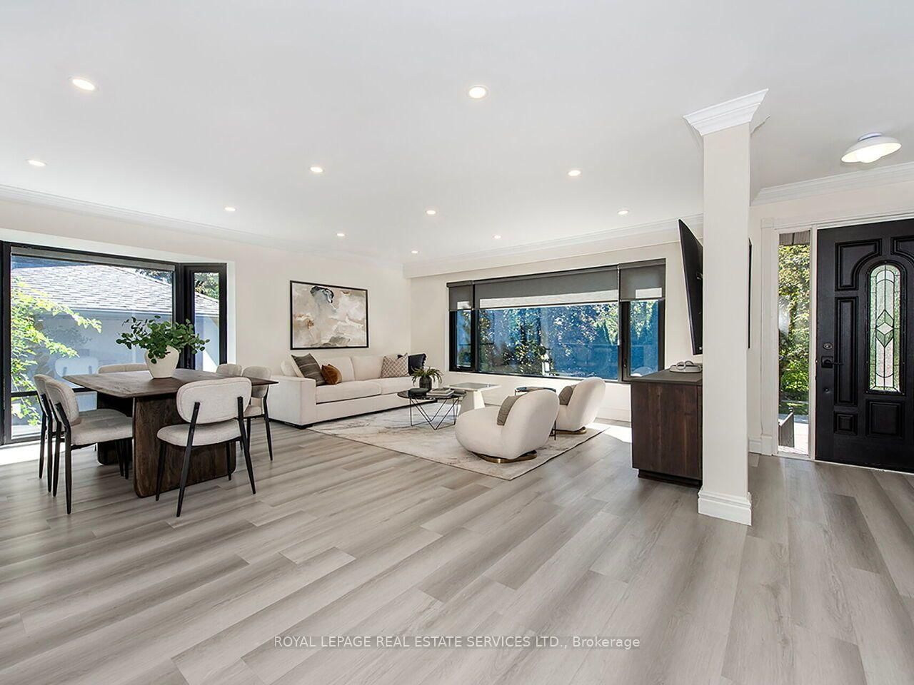 35 Fernalroy Boulevard • Toronto, ON photo 6