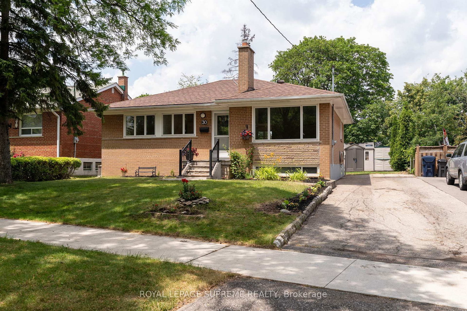 Detached House for sale at 30 Benway Drive, Toronto, Ontario, M9W 1Z3 - Rexdale-Kipling - MLS: W13779134