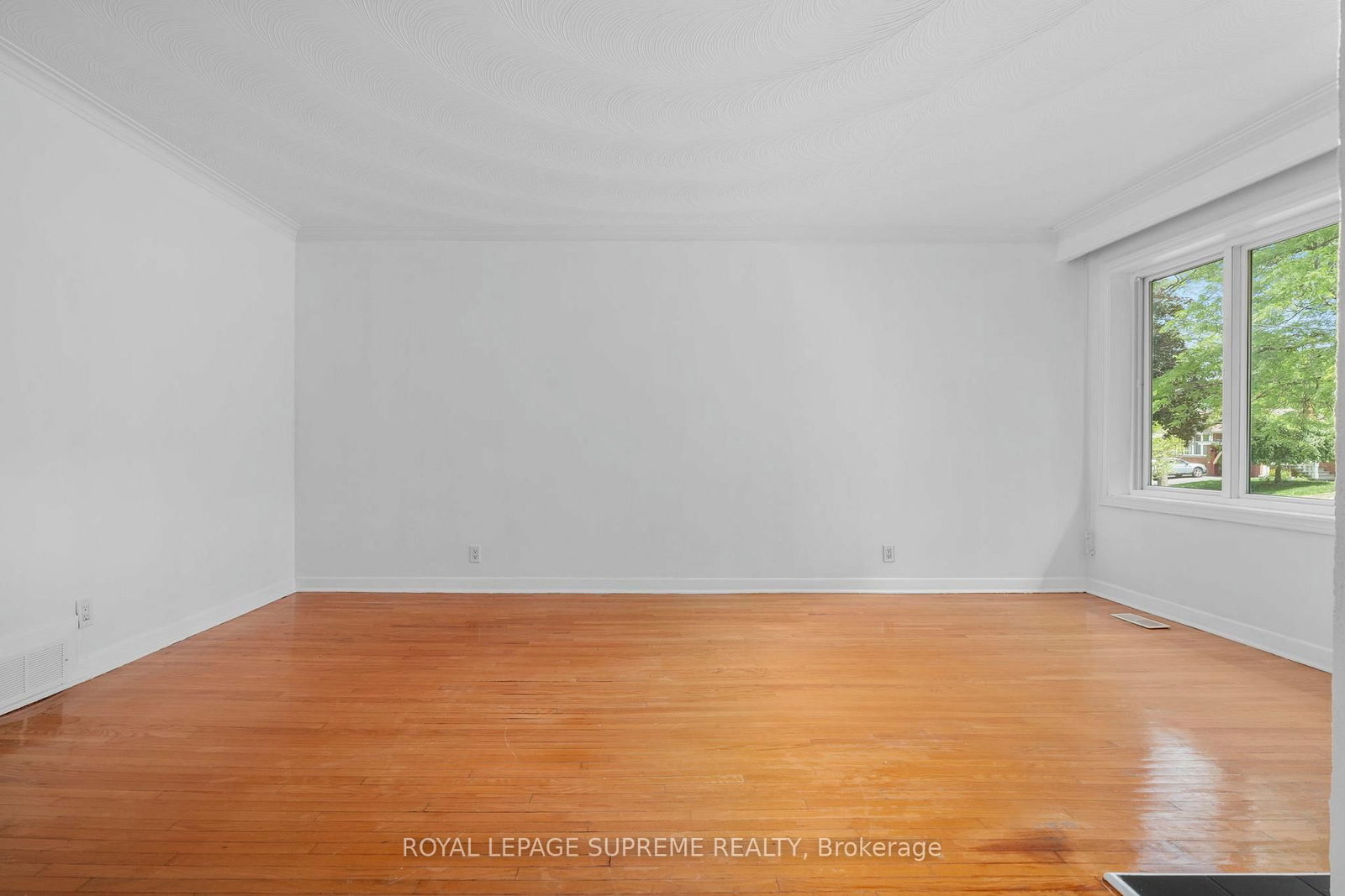 30 Benway Drive • Toronto, ON photo 6