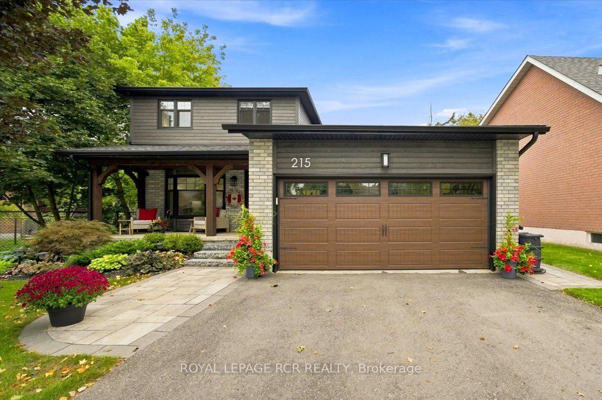 215 Oakwood Crescent • Orangeville, ON photo 1