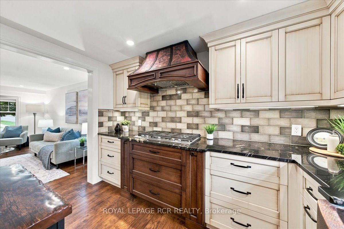 215 Oakwood Crescent • Orangeville, ON photo 13