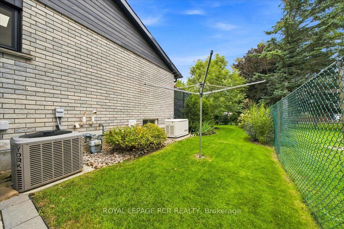 215 Oakwood Crescent • Orangeville, ON photo 48