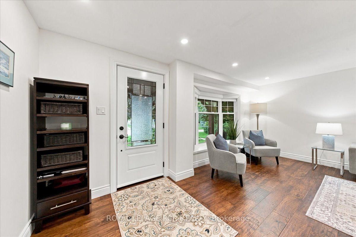 215 Oakwood Crescent • Orangeville, ON photo 6