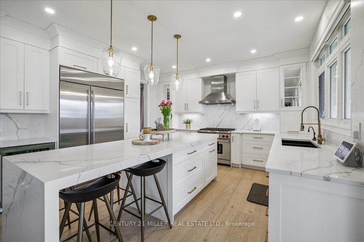 3348 Skipton Lane • Oakville, ON photo 11
