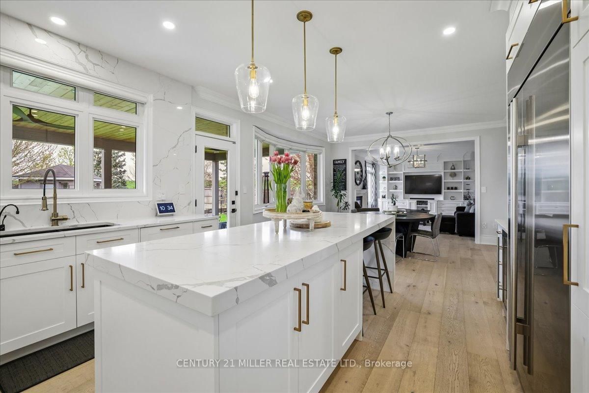 3348 Skipton Lane • Oakville, ON photo 13