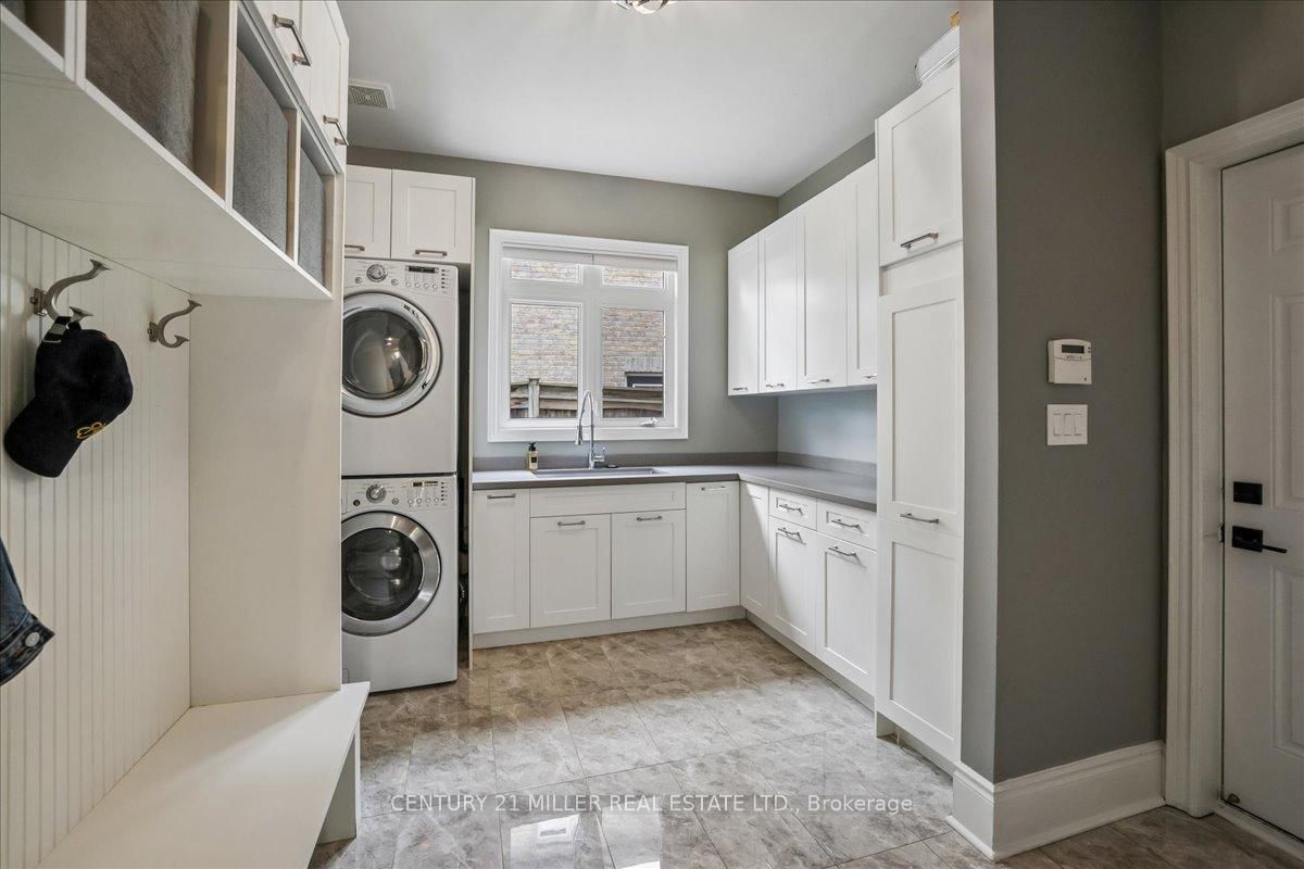3348 Skipton Lane • Oakville, ON photo 15
