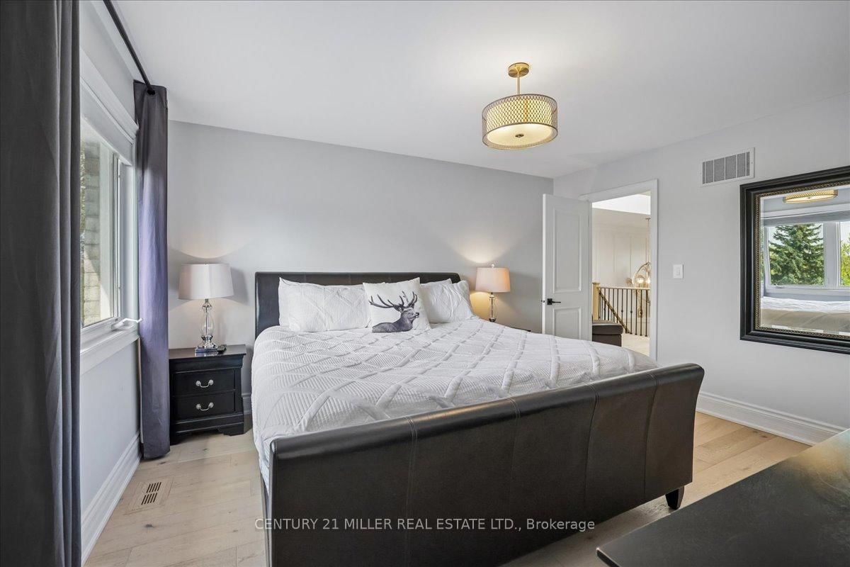 3348 Skipton Lane • Oakville, ON photo 23