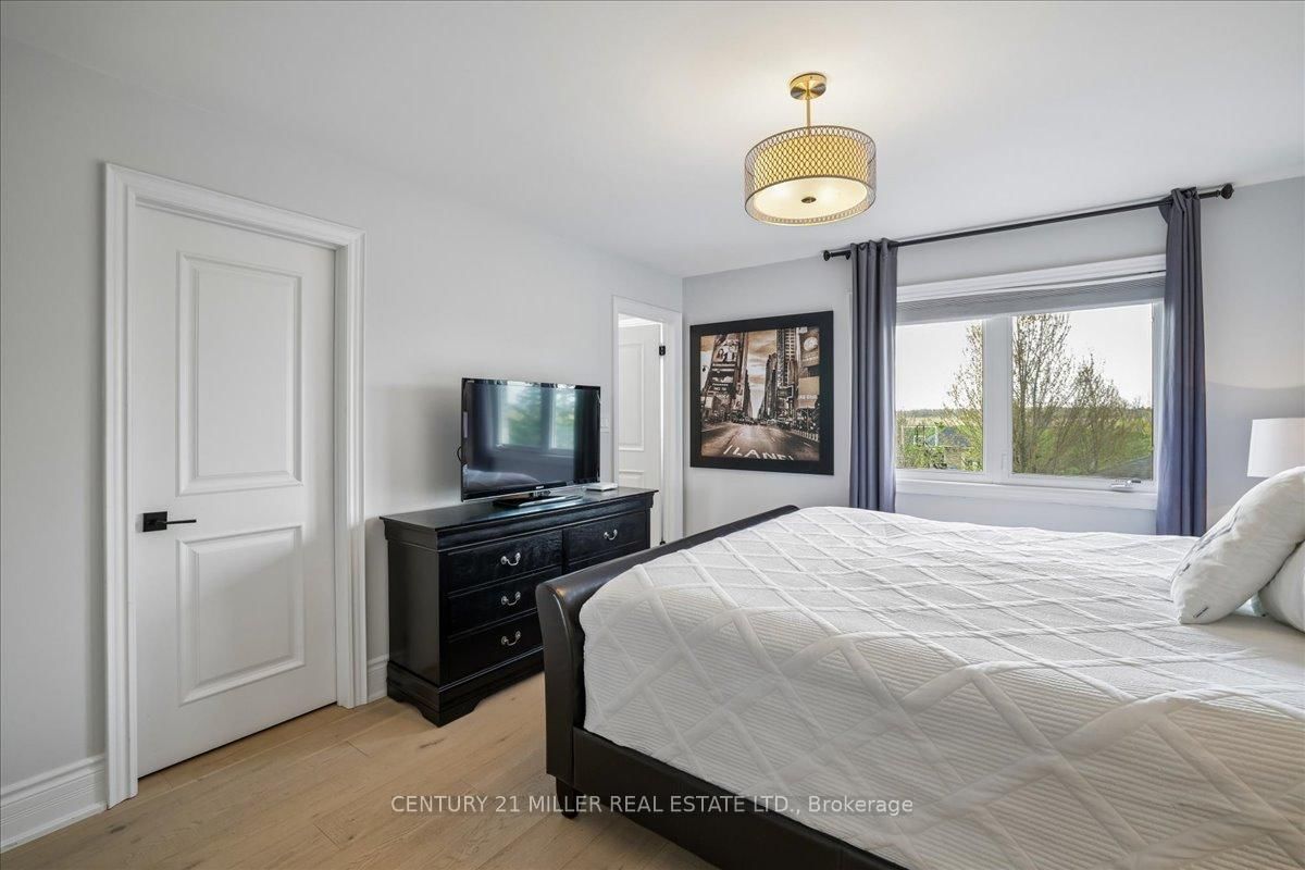 3348 Skipton Lane • Oakville, ON photo 24