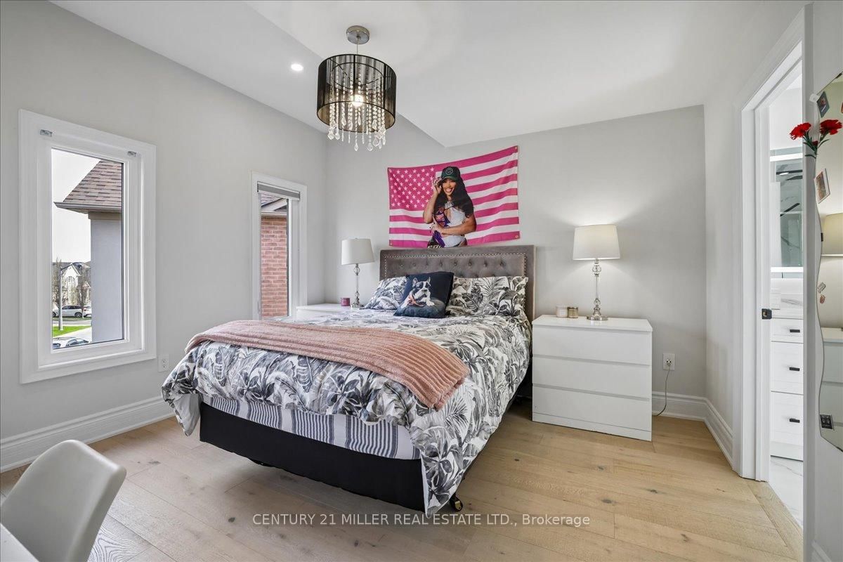 3348 Skipton Lane • Oakville, ON photo 27