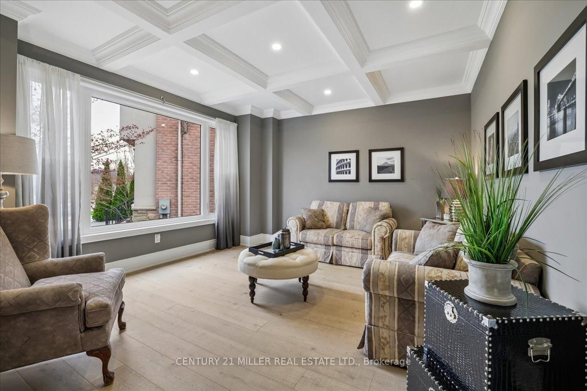 3348 Skipton Lane • Oakville, ON photo 4