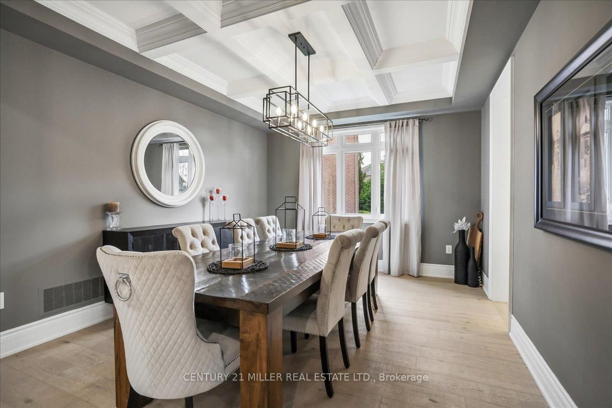3348 Skipton Lane • Oakville, ON photo 5
