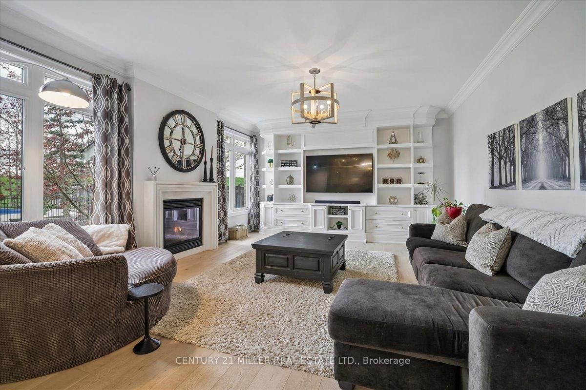 3348 Skipton Lane • Oakville, ON photo 7