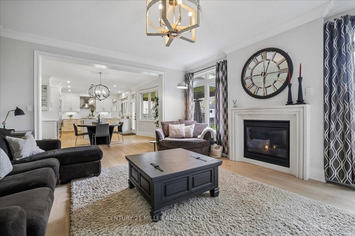 3348 Skipton Lane • Oakville, ON photo 8