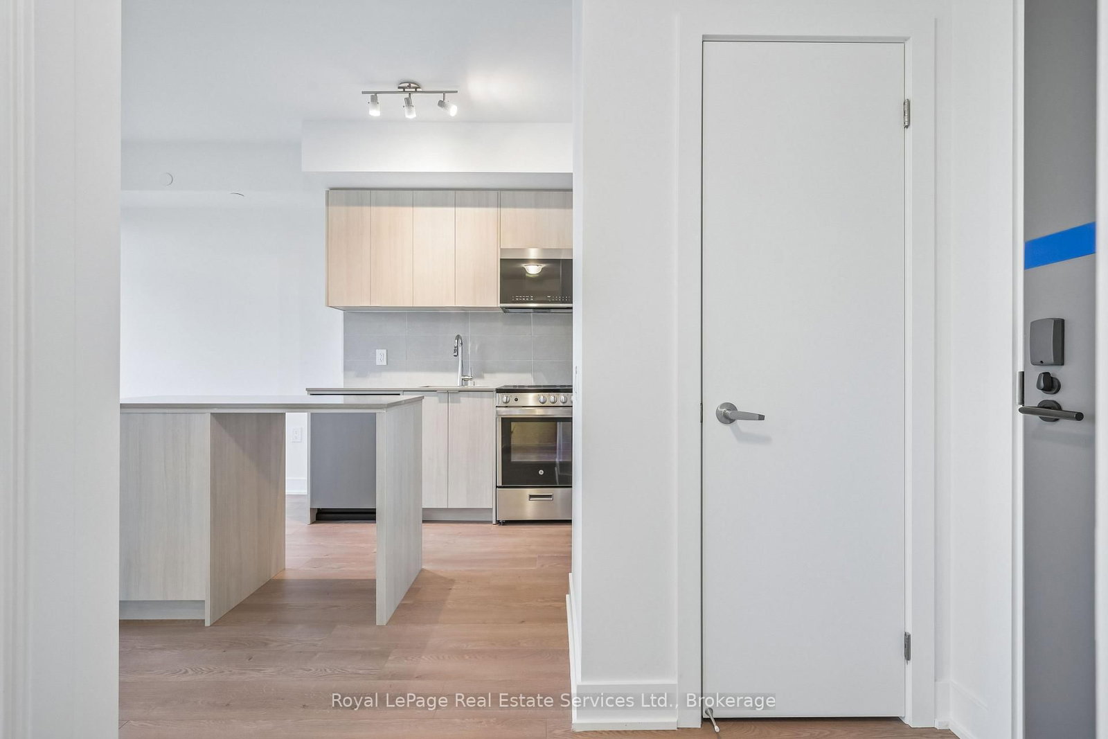 2088 James Street • #711 • Burlington, ON photo 11