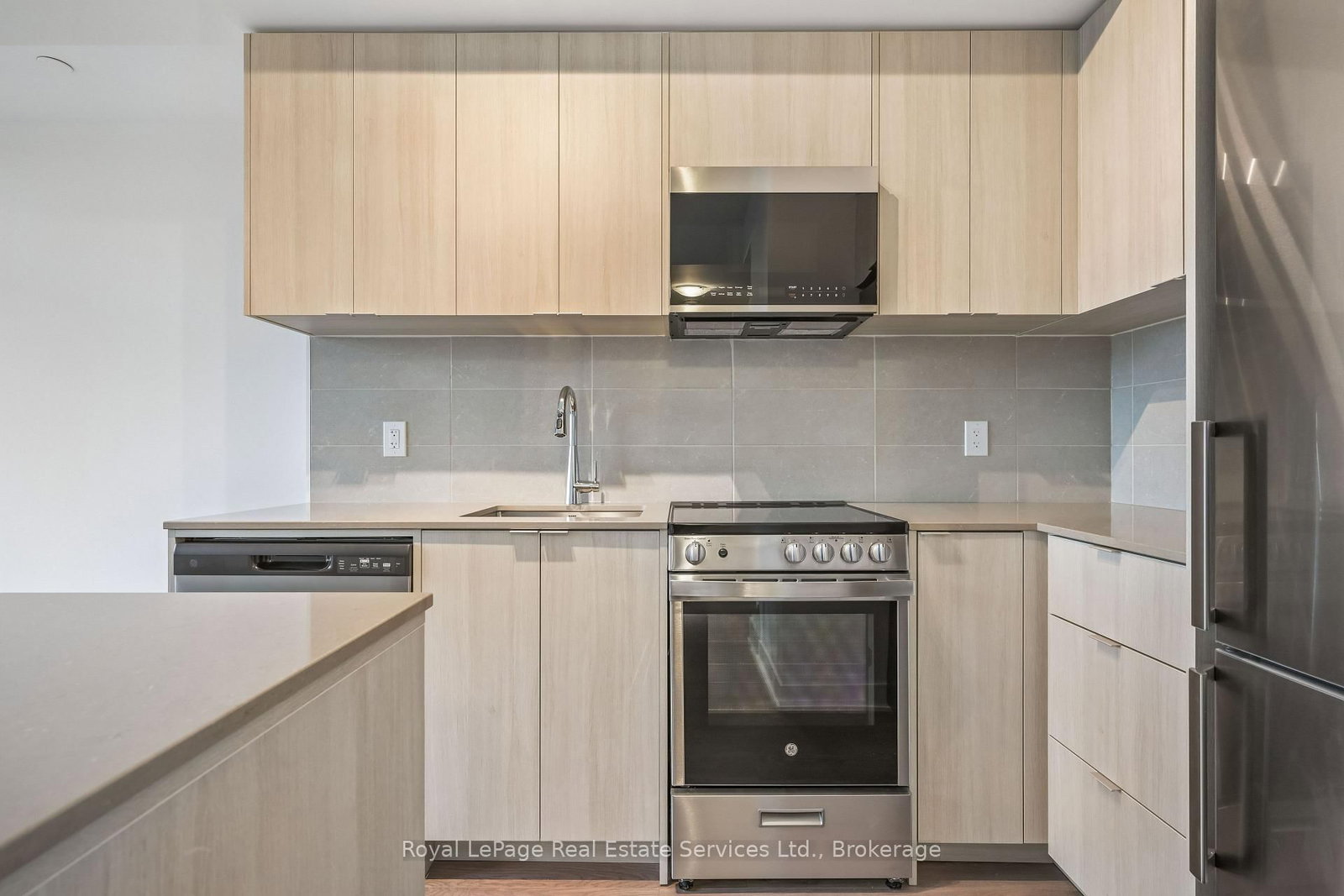 2088 James Street • #711 • Burlington, ON photo 12