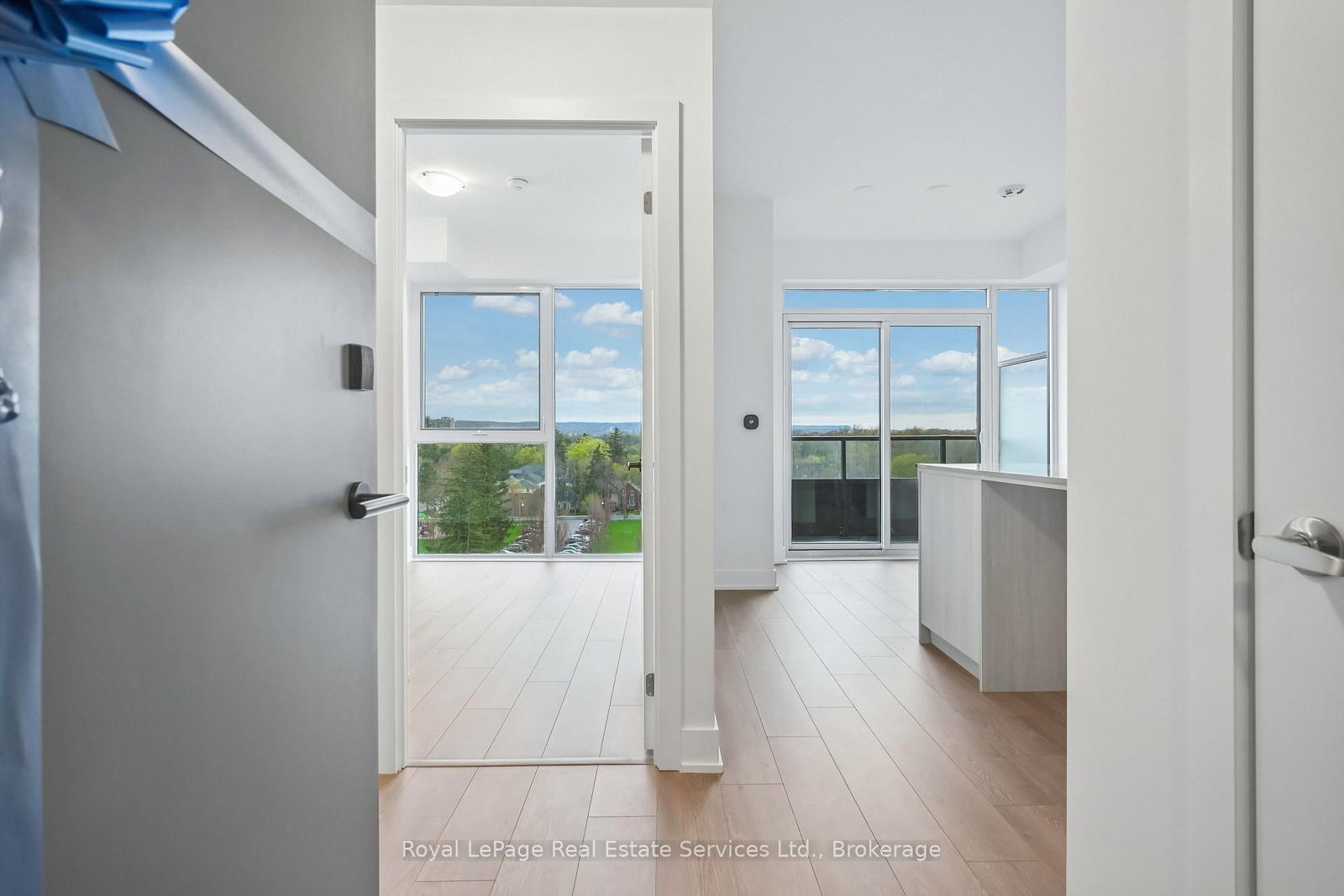 2088 James Street • #711 • Burlington, ON photo 8