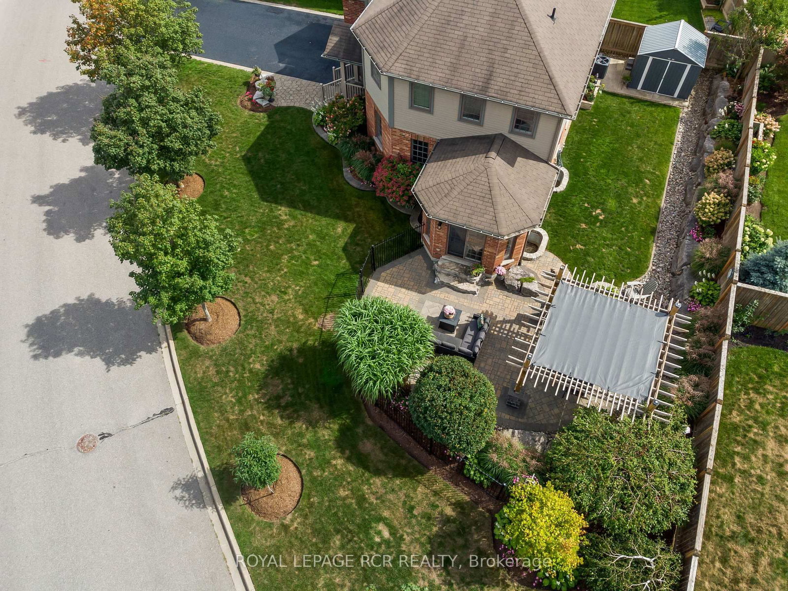 170 Elaine Drive photo 2