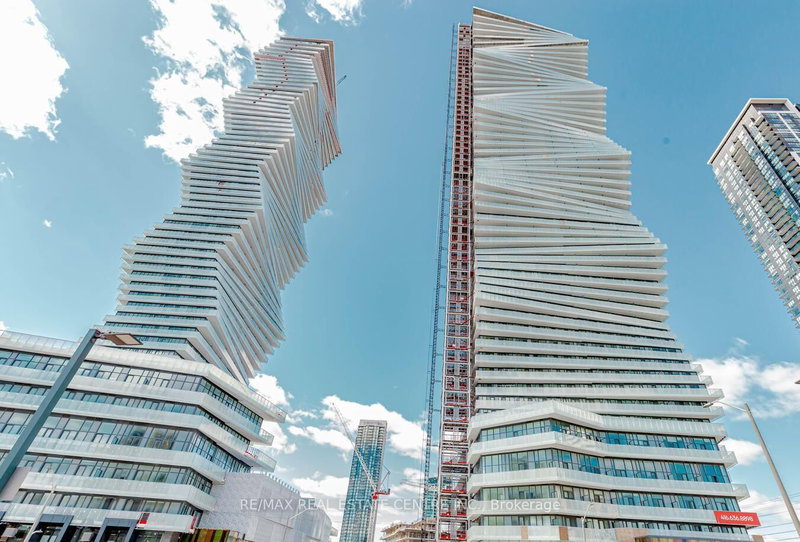 2202 - 3900 confederation Parkway